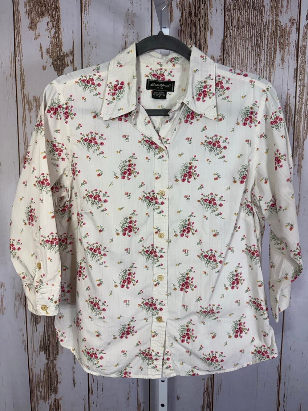 Eddie Bauer, 100% Cotton Floral Button Up Shirt. Size Medium. Excellent cond!